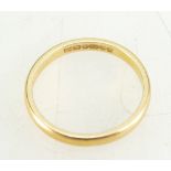 22ct gold wedding ring size M/N,