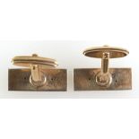 9ct gold pair cufflinks, 8.