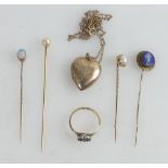 Assortment of gold & yellow coloured metal jewellery,