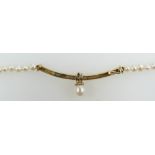 Pearl necklace with 9ct gold clasp