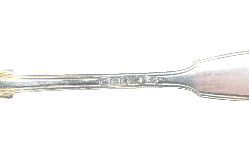 Quantity of English hallmarked silver flatware in the Fiddle, Thread & Shell design, - Image 2 of 4