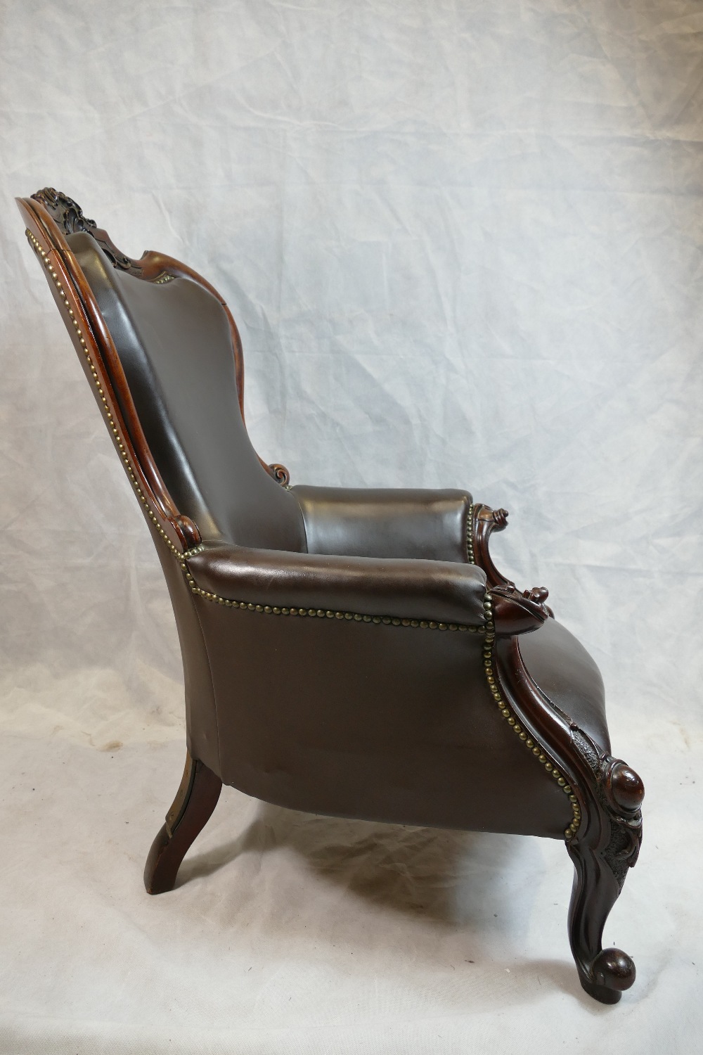 19th century french Louis XV style mahogany leather armchair - Image 5 of 5