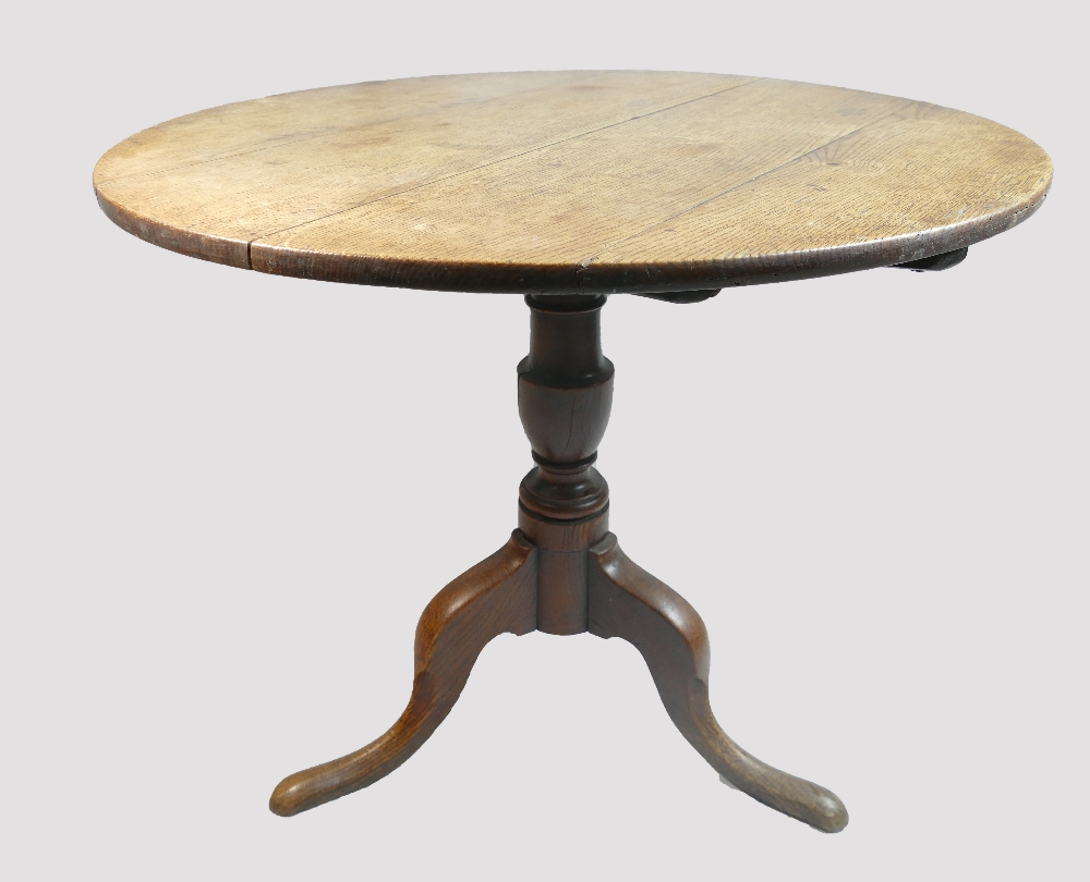 18th century oak tip / tilt top tripod table.