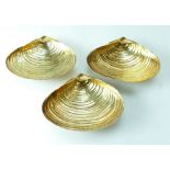 3 x Continental silver gilt .800 shell DISHES 3.62 tr oz / 112.6 g. Measuring 10cm x 7.5cm x 2.