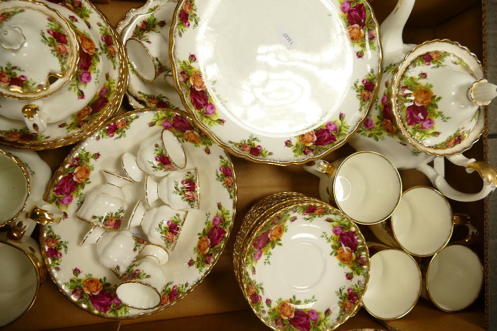 A large collection Royal Albert old country roses including plates, tureen & cover, tea sets, - Image 3 of 5