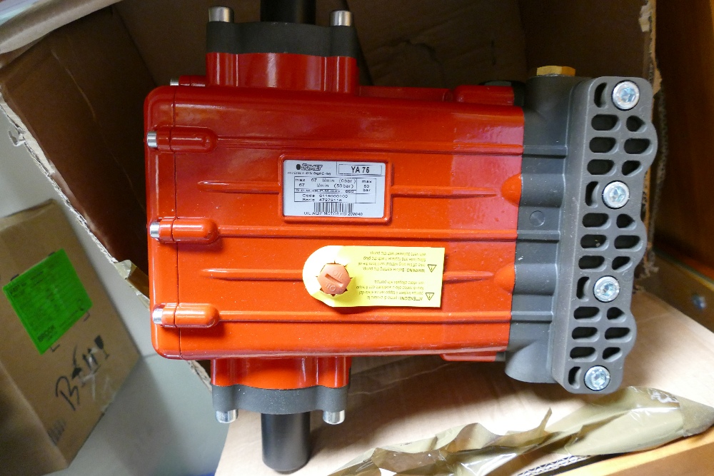 Brooke Compton series 10 3-AC motor (IEC 60034) and Comet YA75 piston pump (2). - Image 2 of 4