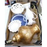 A mixed collection of ceramic items to include Royal Creamware decorative two handled vase,