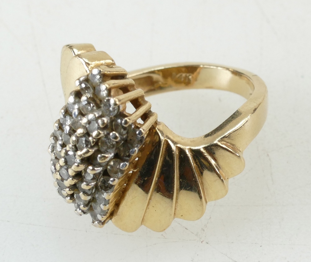 14ct yellow gold diamond cluster ring, size K-L, 8.