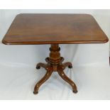 Victorian mahogany tilt top table (78cm Width x 92cm Depth x 76cm Height)