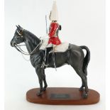 Beswick Connoisseur Horse Lifeguard on wood plinth 2562