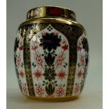 Royal Crown Derby large Ginger Jar & cover decorated in the Old Imari 1128 design, height 23cm,