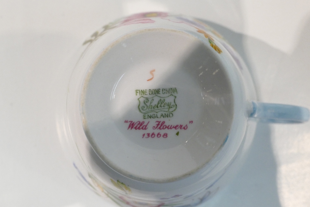 A collection of Shelley Wild Flowers dinner and tea ware including dinner plates, bowls, - Image 4 of 4
