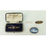4 x hallmarked gold Brooches - 15ct oval brooch 4.5g gross, 15ct plain bar 1.