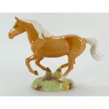 Beswick galloping palomino horse 1374