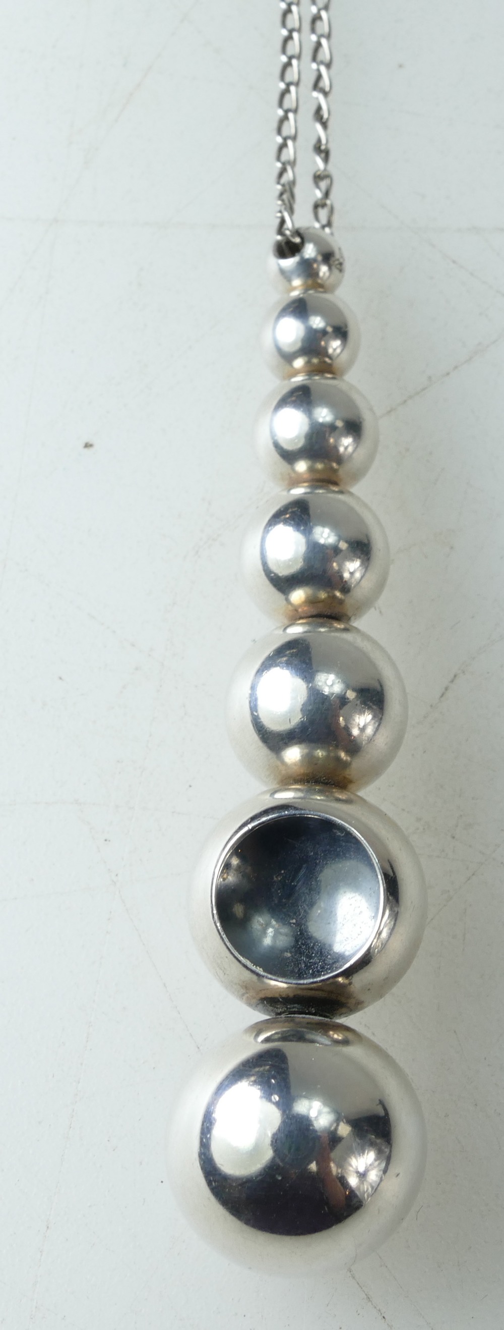 GEORG JENSEN 'CAVE' pendant and chain.17.2g. Chain length 50cm approx. Pendant drop 6.1cm. - Bild 2 aus 3