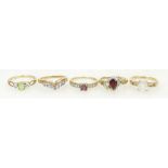 5 x 9ct Gold rings - 4 x size N, 4th item size P - Garnet & white stone, pale green stone,