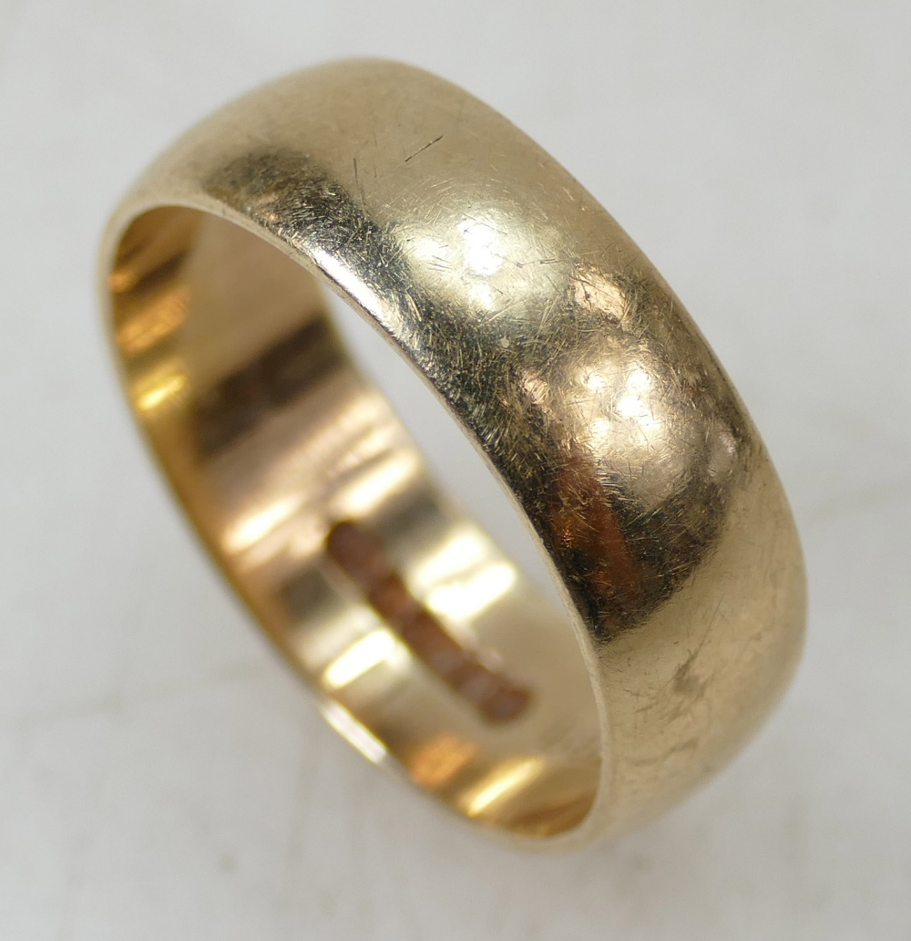 9ct gold gents wedding band size Y, 7.