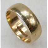 9ct gold gents wedding band size Y, 7.