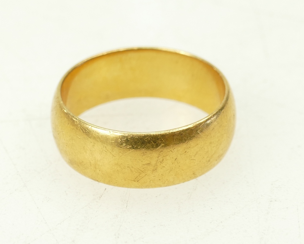 22ct gold wedding ring, size M-N, 7.