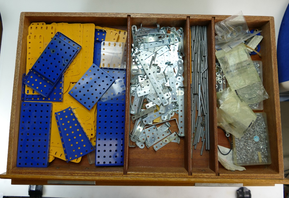 The Ultimate Meccano Set, outfit number 10, with blue and yellow pieces, - Image 2 of 8