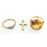 Large orange coloured gemstone set ring,