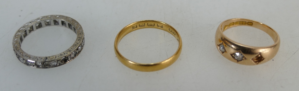 22ct wedding ring (2.5g.) 15ct ring (missing diamond) 3.5g.