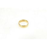 22ct Wedding ring / band - 5.2g 5mm deep. Size H.