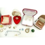 Small collection including costume jewellery rings, simulated Majorcan pearls & misc. pieces.
