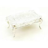Hallmarked silver Dutch miniature / dolls house TABLE with import marks for London 1900. 42.1g.