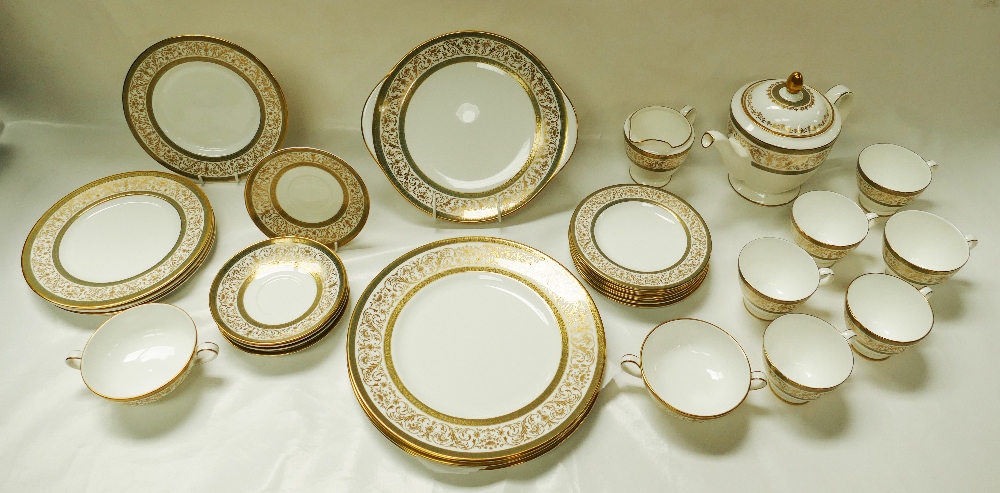 Minton ARAGON pattern dinner and tea ware to include - 12 x 27cm dinner plates,