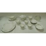 Wedgwood dinner service in the WESTBURY pattern R4410. 6 large 11"/27.