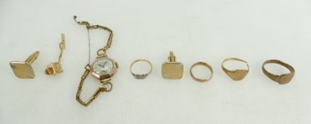 Group of gold jewellery, 9ct signet ring 4.2g, yellow coloured metal ring 3.