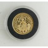 EDWARD III replica gold coin in capsule. Stamped .916 on edge, and a limited edition 4262 / 5000.