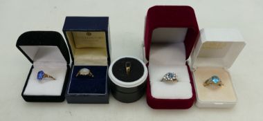 5 x 9ct gold gem set rings - blue topaz & CZ size M, black onyx M, oval blue stone L,