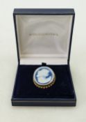 9ct gold hallmarked mounted unusual blue cameo brooch & pendant combined - 50mm high, weight 10.4g.