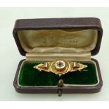 Victorian 9ct brooch set with sead pearls, 2.