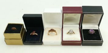5 x 9ct gold gem set rings - Amethyst size Q, Diamond cluster Q, Garnet cluster S, Garnet cluster O,