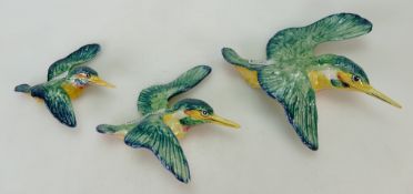 A set of Kingfisher graduated wall plaques, 729-1,