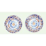 Pair of 19th century Japanese Imari style plates, Edo - Meiji, 21.5cm.