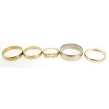 9ct White Gold Wedding band and four other 9ct wedding rings, 12.