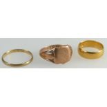 22ct Gold Wedding ring (4.0g), together with 2 x 9ct rings - signet & wedding ring, 3.9g.
