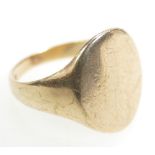 9ct Gold mans SIGNET RING, size T ½. Weight 5.7g.