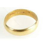 22ct hallmarked Gold Wedding Band / ring - ladies. UK size O, 4.5mm deep, 4.2g.