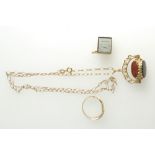 Group of 9ct gold & yellow metal items including £1 note charm, modern spinning fob & chain,