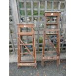 2 vintage ladders (2)