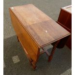 Barley twist 20th Century oak drop leaf dining table