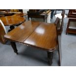 Victorian mahogany extending dining table with 2 extension leaf's (in need of attention to one leg