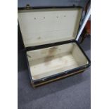Old canvas and wood traveling trunk by 'Goyard' 2475