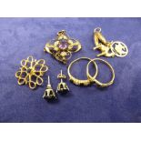Collection 9ct yellow and white gold jewellery including 2 dress rings, ear studs, charms etc.