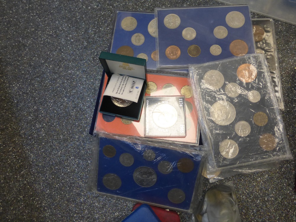 Quantity of collecters silver coin sets and similar, also a quantity of 20th Century coins - Image 7 of 8